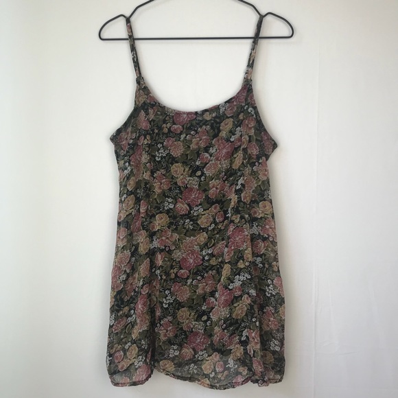 Brandy Melville Dresses & Skirts - Brandy Melville Floral Dress